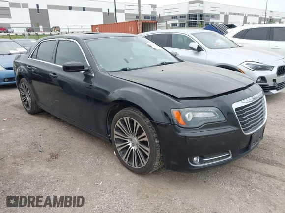✅ 2012 Chrysler 300 S • VIN: 2C3CCABG4CH279686 • Lot: 45236288. Wystawiony na IAAI z przebiegiem 128 680 mil. Bezpłatny archiwum sprzedaży aukcyjnych z USA i szczegółowy raport historii pojazdu na DreamBid. Zdjęcie 1.