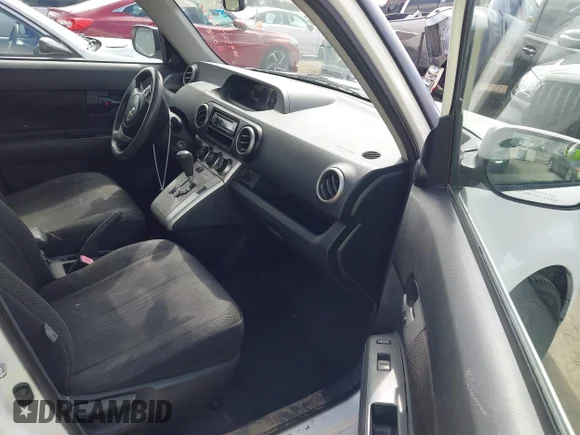 ✅ 2008 Scion xB • VIN: JTLKE50E981020308 • Лот: 43273866. Опубліковано раніше на IAAI з пробігом 142 329 миль. Безкоштовний доступ до архіву аукціонних продажів зі США та докладний звіт про історію автомобіля на DreamBid. Зображення 5.