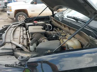 ✅ 2023 Chevrolet Suburban LS • VIN: 1GNSKBKD0PR149617 • Lot: 43227845. Wystawiony na IAAI z przebiegiem 78 124 mil. Bezpłatny archiwum sprzedaży aukcyjnych z USA i szczegółowy raport historii pojazdu na DreamBid. Zdjęcie 20.