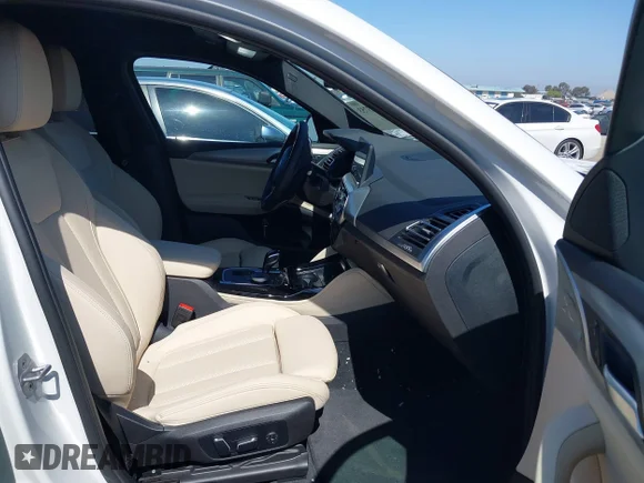 ✅ 2025 BMW X4 xDrive30i • VIN: 5UX33DT04S9Z75394 • Лот: 42513753. Опубліковано раніше на IAAI з пробігом 9 320 миль. Безкоштовний доступ до архіву аукціонних продажів зі США та докладний звіт про історію автомобіля на DreamBid. Зображення 5.