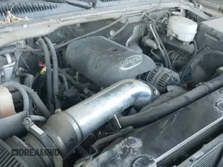 ✅ 2006 Chevrolet Silverado 2500HD LT1 • VIN: 1GCHK23U06F103383 • Лот: 43121005. Опубликован ранее на IAAI с пробегом 302 231 миль. Бесплатный доступ к архиву аукционных продаж из США и подробный отчёт об истории автомобиля на DreamBid. Изображение 19.