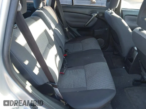 ✅ 2004 Toyota RAV4 • VIN: JTEGD20V340040049 • Lot: 44197963. Wystawiony na IAAI z przebiegiem 237 983 mil. Bezpłatny archiwum sprzedaży aukcyjnych z USA i szczegółowy raport historii pojazdu na DreamBid. Zdjęcie 8.