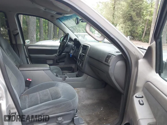 ✅ 2003 Ford Explorer XLT • VIN: 1FMDU63K03ZB56248 • Лот: 42718722. Опубліковано раніше на IAAI з пробігом 228 359 миль. Безкоштовний доступ до архіву аукціонних продажів зі США та докладний звіт про історію автомобіля на DreamBid. Зображення 5.