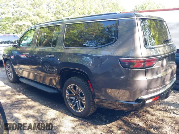 ✅ 2024 Jeep Wagoneer Series II • VIN: 1C4SJSBP8RS130931 • Lot: 42859596. Wystawiony na IAAI z przebiegiem 61 312 mil. Bezpłatny archiwum sprzedaży aukcyjnych z USA i szczegółowy raport historii pojazdu na DreamBid. Zdjęcie 3.