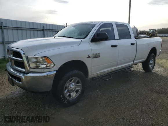 ✅ 2018 Ram 2500 Tradesman • VIN: 3C6UR5HL7JG101026 • Лот: 92032685. Опубліковано раніше на Copart з пробігом 229 692 миль. Безкоштовний доступ до архіву аукціонних продажів зі США та докладний звіт про історію автомобіля на DreamBid. Зображення 1.