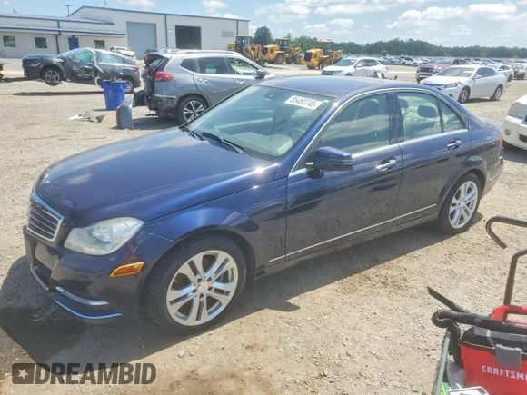✅ 2014 Mercedes-Benz C 250 Sport • VIN: WDDGF4HB5EG248596 • Лот: 85460745. Опубліковано раніше на Copart з пробігом Не вказано. Безкоштовний доступ до архіву аукціонних продажів зі США та докладний звіт про історію автомобіля на DreamBid. Зображення 1.
