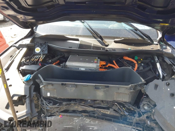 ✅ 2022 Audi e-tron Premium Plus • VIN: WA1LAAGE5NB014726 • Lot: 44659647. Wystawiony na IAAI z przebiegiem 49 435 mil. Bezpłatny archiwum sprzedaży aukcyjnych z USA i szczegółowy raport historii pojazdu na DreamBid. Zdjęcie 10.