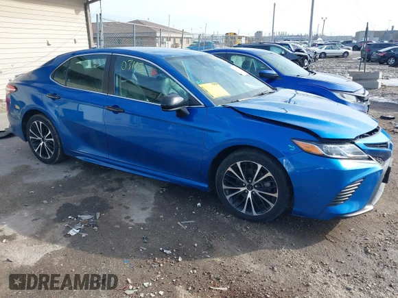 ✅ 2020 Toyota Camry SE Nightshade • VIN: 4T1G11AK2LU350580 • Лот: 44403119. Опубліковано раніше на IAAI з пробігом 125 986 миль. Безкоштовний доступ до архіву аукціонних продажів зі США та докладний звіт про історію автомобіля на DreamBid. Зображення 1.