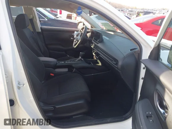 ✅ 2023 Honda HR-V LX • VIN: 3CZRZ1H34PM739665 • Lot: 44138376. Wystawiony na IAAI z przebiegiem 31 023 mil. Bezpłatny archiwum sprzedaży aukcyjnych z USA i szczegółowy raport historii pojazdu na DreamBid. Zdjęcie 5.
