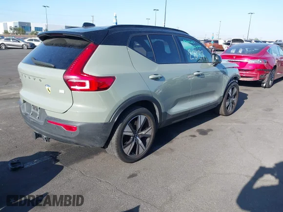 ✅ 2021 Volvo XC40 • VIN: YV4ED3UR3M2547274 • Лот: 42328137. Опубликован ранее на IAAI с пробегом 28 585 миль. Бесплатный доступ к архиву аукционных продаж из США и подробный отчёт об истории автомобиля на DreamBid. Изображение 4.