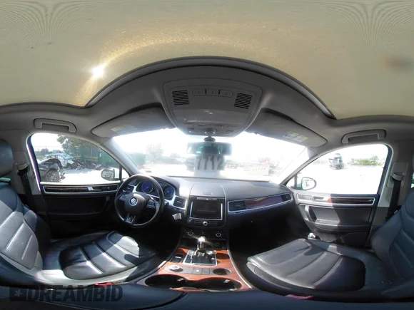 ✅ 2013 Volkswagen Touareg Sport • VIN: WVGEP9BP7DD006100 • Lot: 43221768. Wystawiony na IAAI z przebiegiem 217 864 mil. Bezpłatny archiwum sprzedaży aukcyjnych z USA i szczegółowy raport historii pojazdu na DreamBid. Zdjęcie 18.
