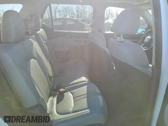 ✅ 2025 Honda Pilot Touring • VIN: 5FNYG1H70SB048656 • Lot: 74500645. Listed on Copart with 33,162 mi. Free auction sales archive from the USA and detailed vehicle history report at DreamBid. Image 11.