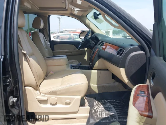 ✅ 2008 Chevrolet Tahoe • VIN: 1GNFK13528R272601 • Lot: 42895927. Wystawiony na IAAI z przebiegiem 116 692 mil. Bezpłatny archiwum sprzedaży aukcyjnych z USA i szczegółowy raport historii pojazdu na DreamBid. Zdjęcie 5.