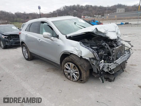 ✅ 2020 Cadillac XT5 Premium Luxury FWD • VIN: 1GYKNCRS3LZ185493 • Лот: 43899049. Опубликован ранее на IAAI с пробегом Не указан. Бесплатный доступ к архиву аукционных продаж из США и подробный отчёт об истории автомобиля на DreamBid. Изображение 1.