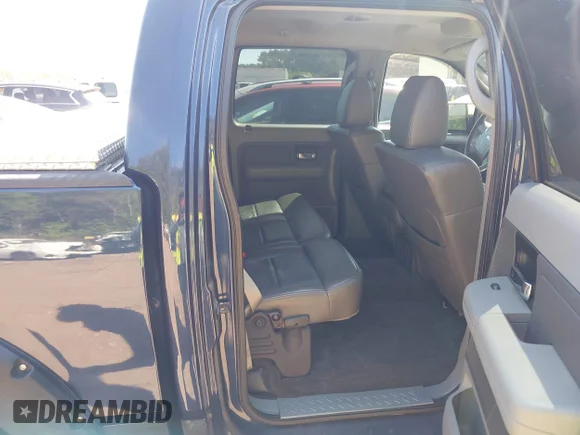 ✅ 2005 Ford F-150 XLT • VIN: 1FTRW14W85KE91309 • Lot: 44817181. Wystawiony na IAAI z przebiegiem 84 213 mil. Bezpłatny archiwum sprzedaży aukcyjnych z USA i szczegółowy raport historii pojazdu na DreamBid. Zdjęcie 8.