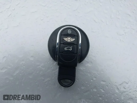 ✅ 2016 MINI Clubman • VIN: WMWLN5C50G2E06765 • Лот: 45133107. Опубліковано раніше на IAAI з пробігом 90 146 миль. Безкоштовний доступ до архіву аукціонних продажів зі США та докладний звіт про історію автомобіля на DreamBid. Зображення 11.
