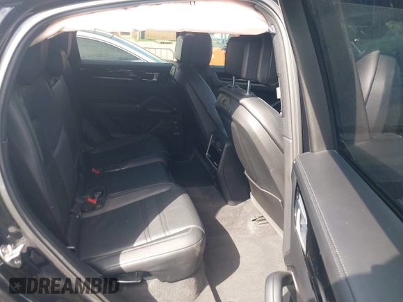 ✅ 2020 Porsche Cayenne • VIN: WP1BA2AY1LDA46647 • Lot: 43109584. Wystawiony na IAAI z przebiegiem Nie podano. Bezpłatny archiwum sprzedaży aukcyjnych z USA i szczegółowy raport historii pojazdu na DreamBid. Zdjęcie 8.