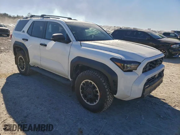 ✅ 2025 Toyota 4Runner TRD Off Road Premium • VIN: JTEVA5BR6S5042931 • Lot: 97100285. Wystawiony na Copart z przebiegiem 4 240 mil. Bezpłatny archiwum sprzedaży aukcyjnych z USA i szczegółowy raport historii pojazdu na DreamBid. Zdjęcie 4.