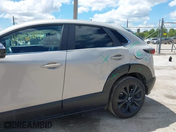 ✅ 2024 Mazda CX-30 S Select Sport • VIN: 3MVDMBBM1RM657951 • Lot: 45427510. Wystawiony na IAAI z przebiegiem 51 270 mil. Bezpłatny archiwum sprzedaży aukcyjnych z USA i szczegółowy raport historii pojazdu na DreamBid. Zdjęcie 6.