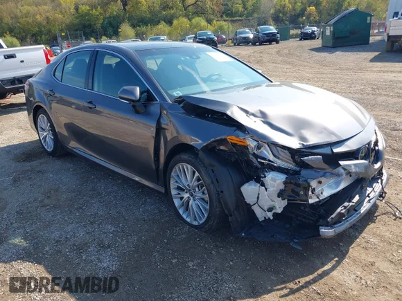 ✅ 2018 Toyota Camry L • VIN: 4T1B11HK5JU137197 • Lot: 43478744. Wystawiony na IAAI z przebiegiem 15 027 mil. Bezpłatny archiwum sprzedaży aukcyjnych z USA i szczegółowy raport historii pojazdu na DreamBid. Zdjęcie 1.