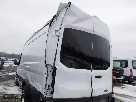✅ 2024 Ford Transit Cargo • VIN: 1FTBF4X81RKB18179 • Lot: 44133955. Wystawiony na IAAI z przebiegiem 47 700 mil. Bezpłatny archiwum sprzedaży aukcyjnych z USA i szczegółowy raport historii pojazdu na DreamBid. Zdjęcie 6.