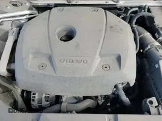 ✅ 2018 Volvo XC60 Momentum • VIN: LYV102RK0JB088167 • Lot: 43752725. Listed on Copart with 42,890 mi. Free auction sales archive from the USA and detailed vehicle history report at DreamBid. Image 15.