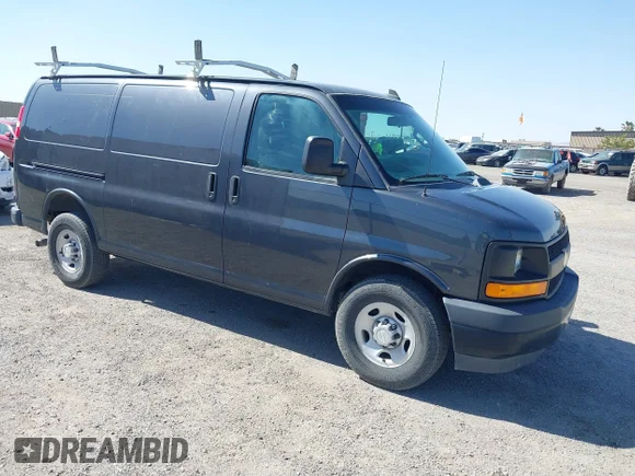 ✅ 2017 Chevrolet Express Cargo • VIN: 1GCWGAFG6H1100805 • Lot: 45002919. Wystawiony na IAAI z przebiegiem 28 325 mil. Bezpłatny archiwum sprzedaży aukcyjnych z USA i szczegółowy raport historii pojazdu na DreamBid. Zdjęcie 1.