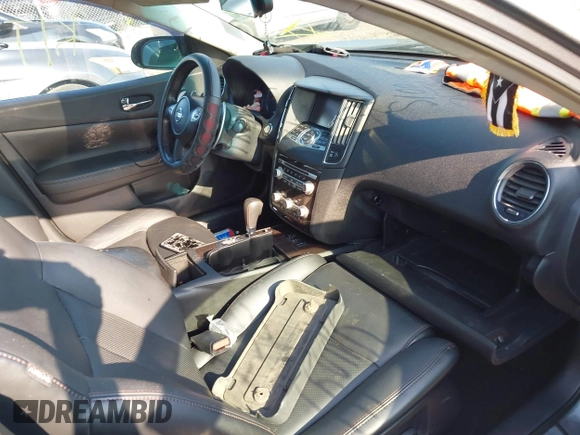 ✅ 2014 Nissan Maxima SV • VIN: 1N4AA5AP1EC496643 • Lot: 42774715. Wystawiony na IAAI z przebiegiem Nie podano. Bezpłatny archiwum sprzedaży aukcyjnych z USA i szczegółowy raport historii pojazdu na DreamBid. Zdjęcie 5.