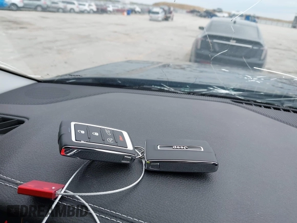 ✅ 2021 Jeep Grand Cherokee Limited • VIN: 1C4RJKBGXM8128196 • Lot: 44987260. Wystawiony na IAAI z przebiegiem 73 626 mil. Bezpłatny archiwum sprzedaży aukcyjnych z USA i szczegółowy raport historii pojazdu na DreamBid. Zdjęcie 11.