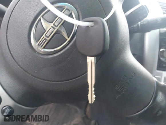 ✅ 2010 Scion tC • VIN: JTKDE3B78A0316433 • Lot: 42785668. Wystawiony na IAAI z przebiegiem 221 464 mil. Bezpłatny archiwum sprzedaży aukcyjnych z USA i szczegółowy raport historii pojazdu na DreamBid. Zdjęcie 11.