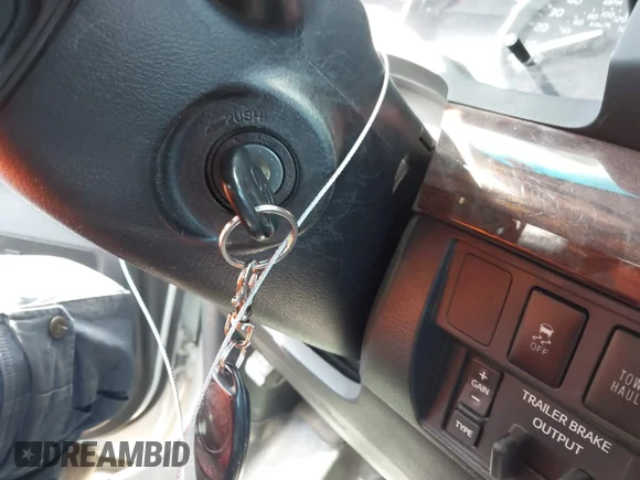 ✅ 2016 Toyota Tundra Limited • VIN: 5TFHW5F16GX545569 • Lot: 43063948. Wystawiony na IAAI z przebiegiem 241 622 mil. Bezpłatny archiwum sprzedaży aukcyjnych z USA i szczegółowy raport historii pojazdu na DreamBid. Zdjęcie 11.