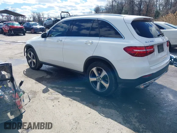 ✅ 2019 Mercedes-Benz GLC 300 • VIN: WDC0G4KB6K1000173 • Лот: 44619049. Опубліковано раніше на IAAI з пробігом 62 002 миль. Безкоштовний доступ до архіву аукціонних продажів зі США та докладний звіт про історію автомобіля на DreamBid. Зображення 3.