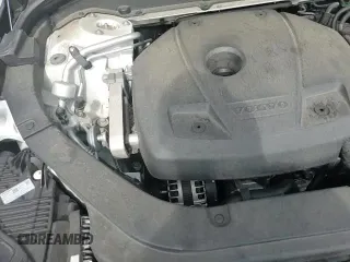 ✅ 2019 Volvo XC60 R-Design • VIN: YV4A22RM9K1383320 • Lot: 66335575. Listed on Copart with 57,039 mi. Free auction sales archive from the USA and detailed vehicle history report at DreamBid. Image 13.