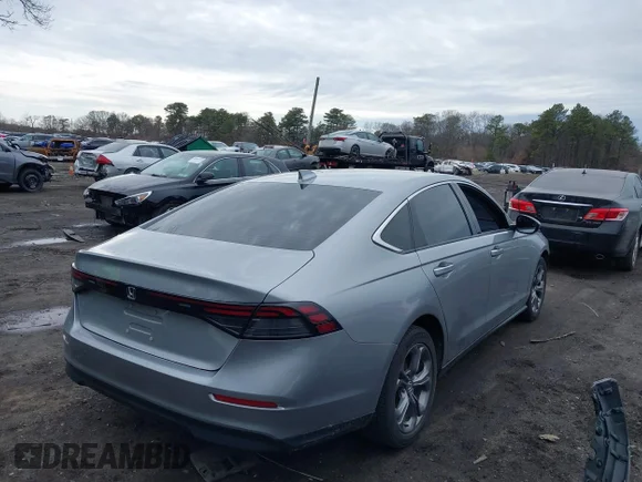 ✅ 2024 Honda Accord EX • VIN: 1HGCY1F32RA016867 • Lot: 44603781. Wystawiony na IAAI z przebiegiem 74 269 mil. Bezpłatny archiwum sprzedaży aukcyjnych z USA i szczegółowy raport historii pojazdu na DreamBid. Zdjęcie 4.