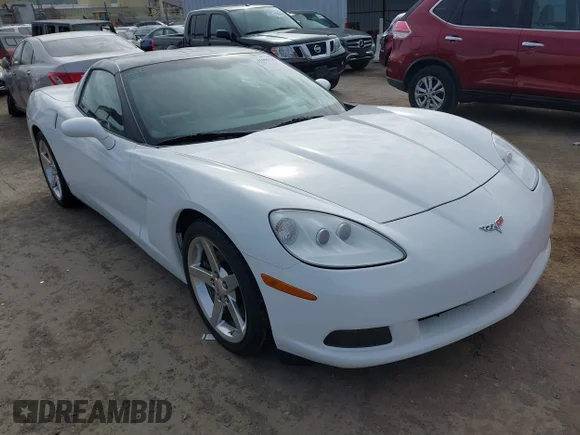 ✅ 2006 Chevrolet Corvette • VIN: 1G1YY26U665116616 • Lot: 41699341. Wystawiony na IAAI z przebiegiem 58 091 mil. Bezpłatny archiwum sprzedaży aukcyjnych z USA i szczegółowy raport historii pojazdu na DreamBid. Zdjęcie 1.