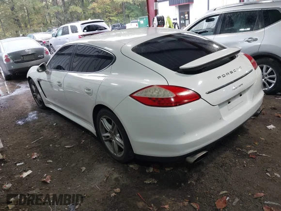 ✅ 2011 Porsche Panamera • VIN: WP0AA2A78BL015520 • Лот: 43559626. Опубліковано раніше на IAAI з пробігом 141 142 миль. Безкоштовний доступ до архіву аукціонних продажів зі США та докладний звіт про історію автомобіля на DreamBid. Зображення 3.