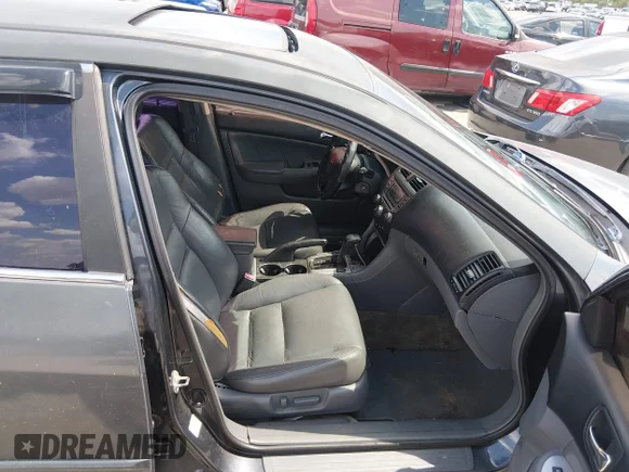 ✅ 2006 Honda Accord EX-L • VIN: 1HGCM66516A050353 • Lot: 45557493. Wystawiony na IAAI z przebiegiem 214 714 mil. Bezpłatny archiwum sprzedaży aukcyjnych z USA i szczegółowy raport historii pojazdu na DreamBid. Zdjęcie 5.