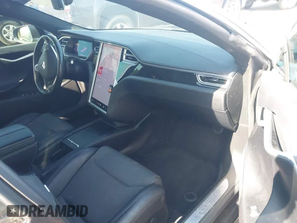 ✅ 2018 Tesla Model S 75D • VIN: 5YJSA1E22JF245505 • Lot: 45295391. Wystawiony na IAAI z przebiegiem 85 018 mil. Bezpłatny archiwum sprzedaży aukcyjnych z USA i szczegółowy raport historii pojazdu na DreamBid. Zdjęcie 5.