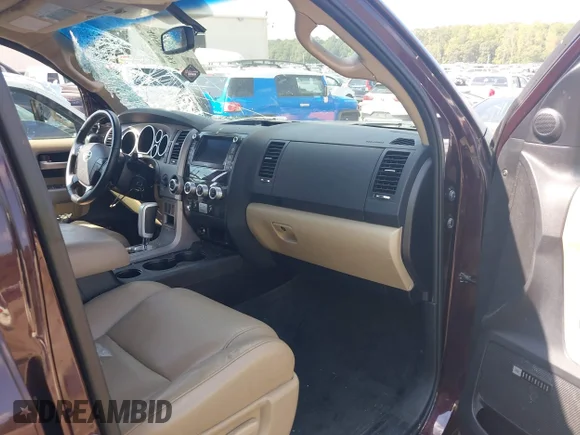 ✅ 2013 Toyota Sequoia Limited • VIN: 5TDJY5G14DS091849 • Lot: 40504193. Wystawiony na IAAI z przebiegiem 73 367 mil. Bezpłatny archiwum sprzedaży aukcyjnych z USA i szczegółowy raport historii pojazdu na DreamBid. Zdjęcie 5.
