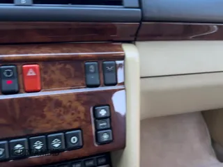 ✅ 1992 Mercedes-Benz 400 E • VIN: WDBEA34E4NB705887 • Лот: 65290115. Опубликован ранее на Copart с пробегом 76 708 миль. Бесплатный доступ к архиву аукционных продаж из США и подробный отчёт об истории автомобиля на DreamBid. Изображение 11.