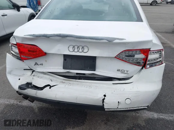 ✅ 2010 Audi A4 Premium • VIN: WAUFFCFL5AN003215 • Lot: 44563323. Wystawiony na IAAI z przebiegiem 75 535 mil. Bezpłatny archiwum sprzedaży aukcyjnych z USA i szczegółowy raport historii pojazdu na DreamBid. Zdjęcie 6.