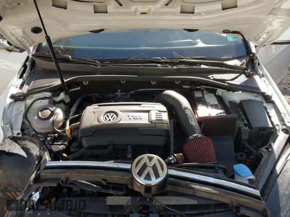 ✅ 2018 Volkswagen Golf SEL • VIN: 3VWL17AU9JM762159 • Lot: 43930174. Wystawiony na IAAI z przebiegiem 74 407 mil. Bezpłatny archiwum sprzedaży aukcyjnych z USA i szczegółowy raport historii pojazdu na DreamBid. Zdjęcie 10.