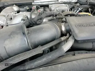 ✅ 2018 GMC Sierra 2500HD SLT • VIN: 1GT12TEY3JF100431 • Lot: 81563925. Wystawiony na Copart z przebiegiem 134 470 mil. Bezpłatny archiwum sprzedaży aukcyjnych z USA i szczegółowy raport historii pojazdu na DreamBid. Zdjęcie 15.