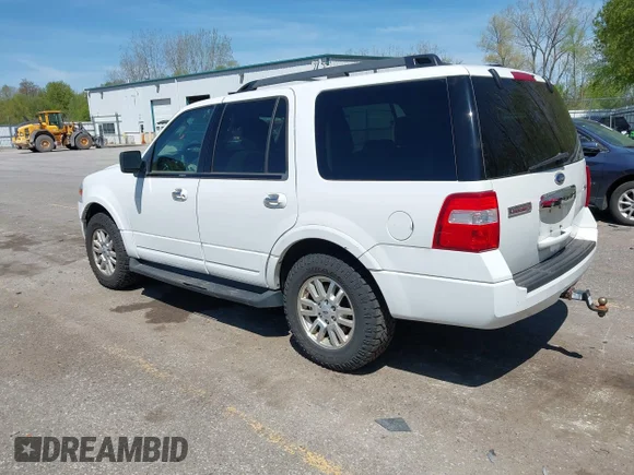 ✅ 2011 Ford Expedition XLT • VIN: 1FMJU1H59BEF38423 • Lot: 45012521. Wystawiony na IAAI z przebiegiem 141 182 mil. Bezpłatny archiwum sprzedaży aukcyjnych z USA i szczegółowy raport historii pojazdu na DreamBid. Zdjęcie 3.