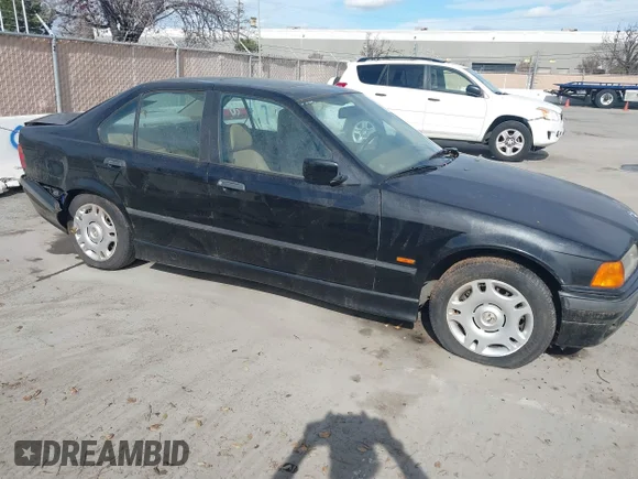 ✅ 1997 BMW 3 Series 318i • VIN: WBACC032XVEK24417 • Лот: 41648369. Опубликован ранее на IAAI с пробегом 127 747 миль. Бесплатный доступ к архиву аукционных продаж из США и подробный отчёт об истории автомобиля на DreamBid. Изображение 1.