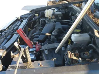 ✅ 2008 Ford Escape XLT • VIN: 1FMCU03118KD74425 • Lot: 43527990. Wystawiony na IAAI z przebiegiem 87 569 mil. Bezpłatny archiwum sprzedaży aukcyjnych z USA i szczegółowy raport historii pojazdu na DreamBid. Zdjęcie 14.