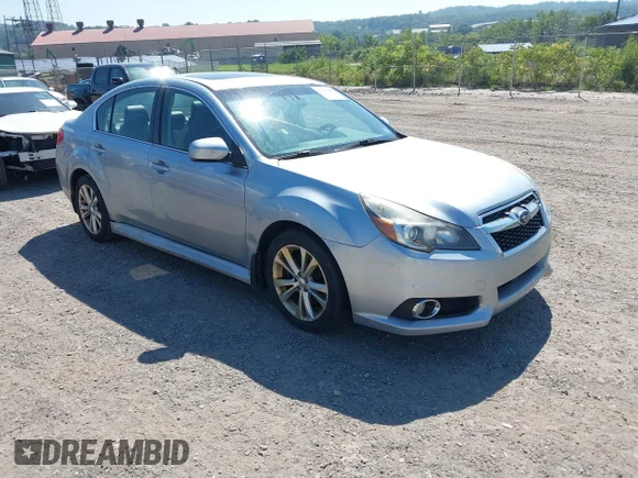 ✅ 2014 Subaru Legacy Limited • VIN: 4S3BMDL62E2015857 • Lot: 42781498. Wystawiony na IAAI z przebiegiem 235 547 mil. Bezpłatny archiwum sprzedaży aukcyjnych z USA i szczegółowy raport historii pojazdu na DreamBid. Zdjęcie 1.