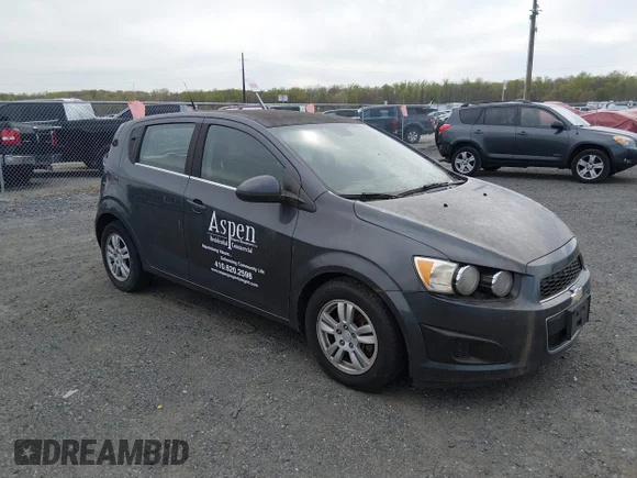 ✅ 2013 Chevrolet Sonic LT • VIN: 1G1JC6SG5D4209217 • Lot: 44862940. Wystawiony na IAAI z przebiegiem 147 874 mil. Bezpłatny archiwum sprzedaży aukcyjnych z USA i szczegółowy raport historii pojazdu na DreamBid. Zdjęcie 1.