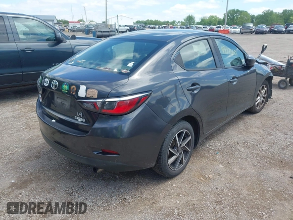 ✅ 2017 Toyota Yaris • VIN: 3MYDLBYV2HY181450 • Lot: 44975693. Wystawiony na IAAI z przebiegiem 152 081 mil. Bezpłatny archiwum sprzedaży aukcyjnych z USA i szczegółowy raport historii pojazdu na DreamBid. Zdjęcie 4.