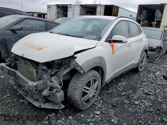 ✅ 2021 Hyundai Kona SE • VIN: KM8K12AA2MU718670 • Лот: 49974216. Опубликован ранее на Copart с пробегом 51 666 миль. Бесплатный доступ к архиву аукционных продаж из США и подробный отчёт об истории автомобиля на DreamBid. Изображение 1.